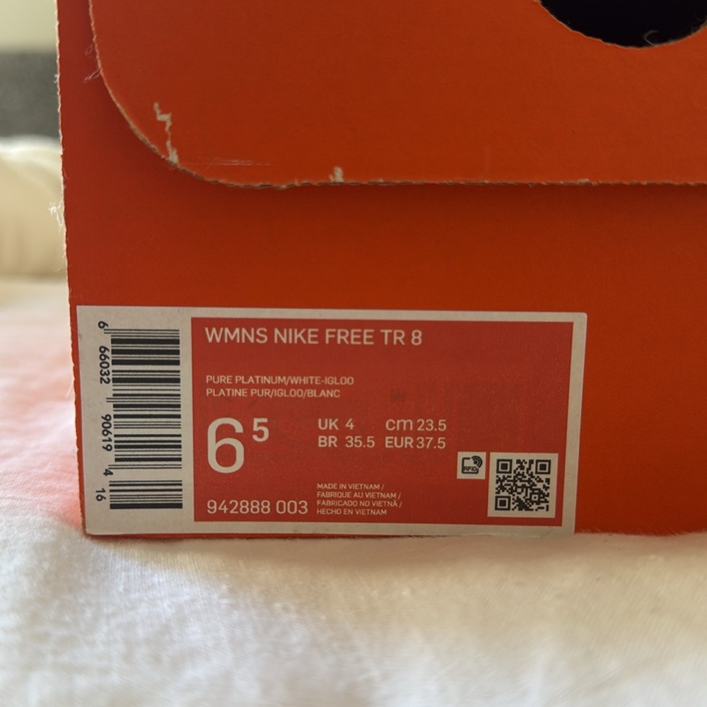 Brand new Nike free TR 8 white-igloo size 6.5 - Picture 5 of 5